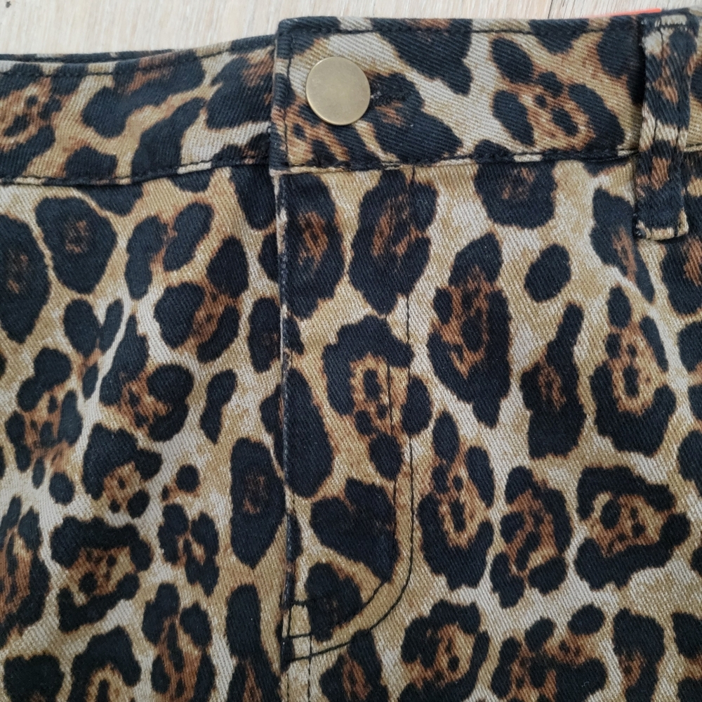 CHEETAH Print Women's  Jeans - Picture 10 of 11